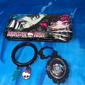 Monster High Pencil Case Metal Hinged w/ Bracelet & Backpack Zipper Pull